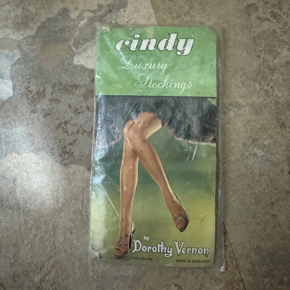 Cindy Luxury Stockings By‎ Dorthy Vernon Lavender One Size Made In England